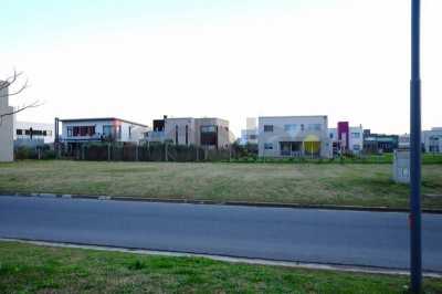 Residential Land For Sale in Quilmes, Argentina