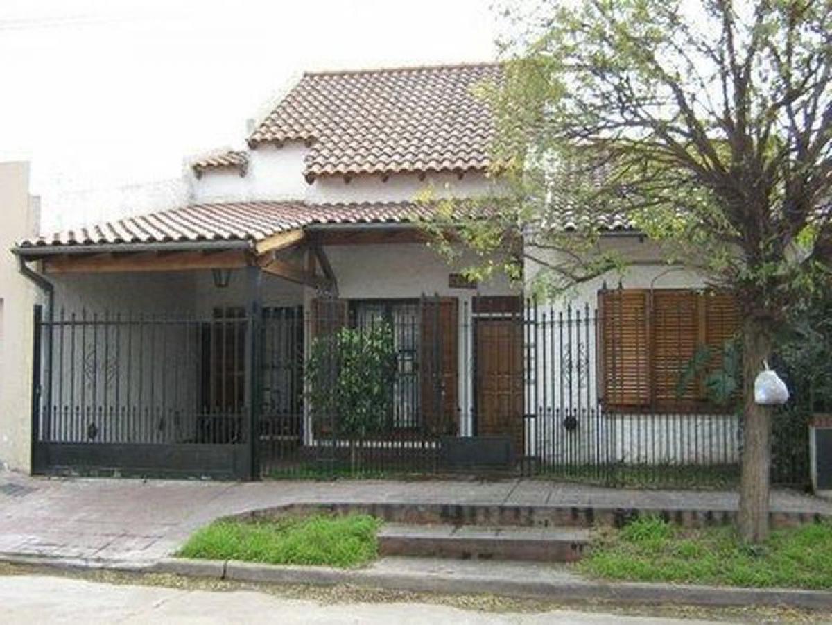 Picture of Home For Sale in Lomas De Zamora, Buenos Aires, Argentina