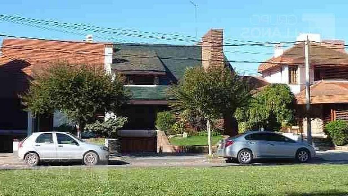 Picture of Home For Sale in Lujan, Buenos Aires, Argentina
