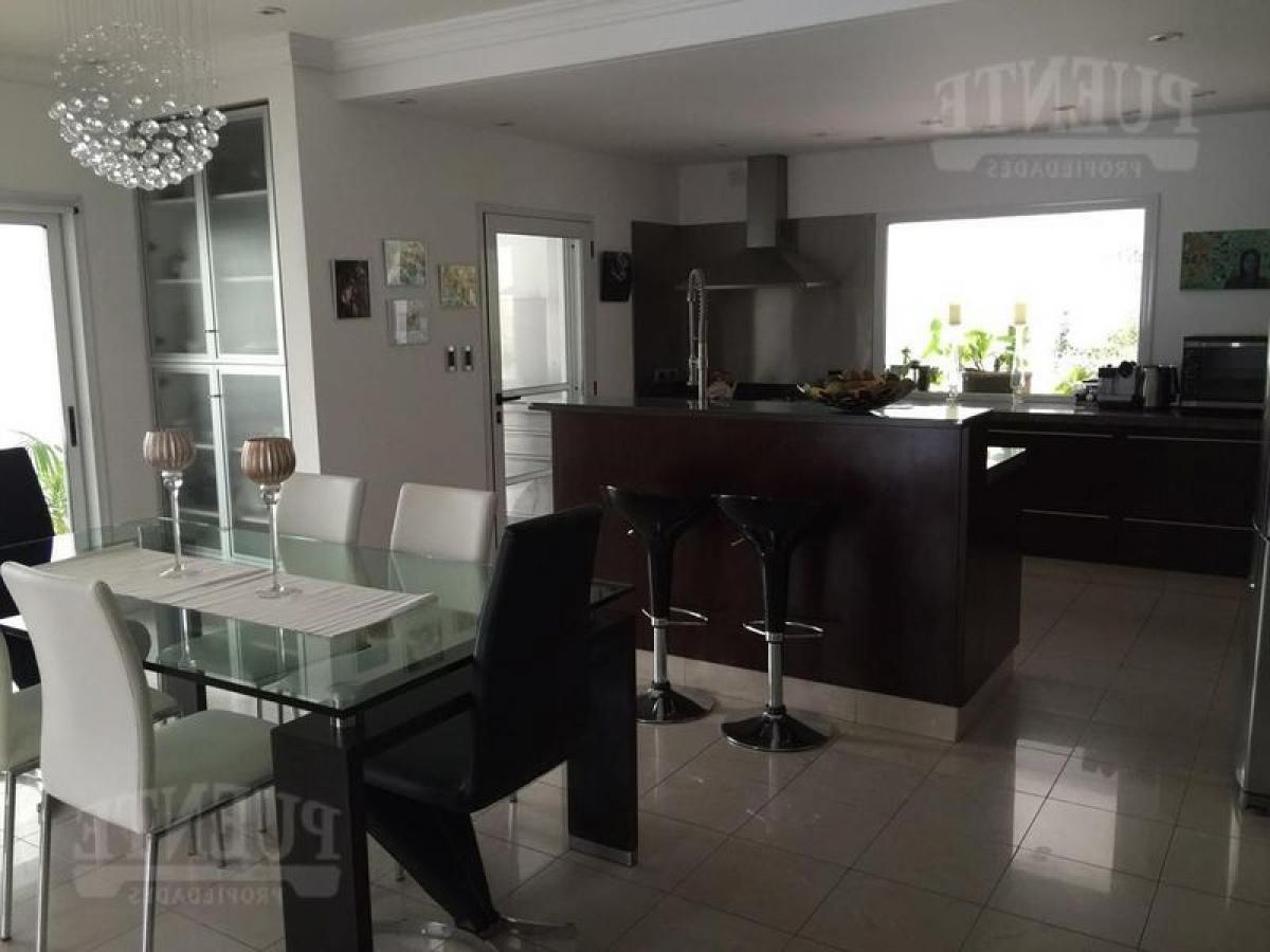 Picture of Home For Sale in Ezeiza, Buenos Aires, Argentina