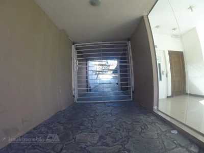 Warehouse For Sale in Lanus, Argentina