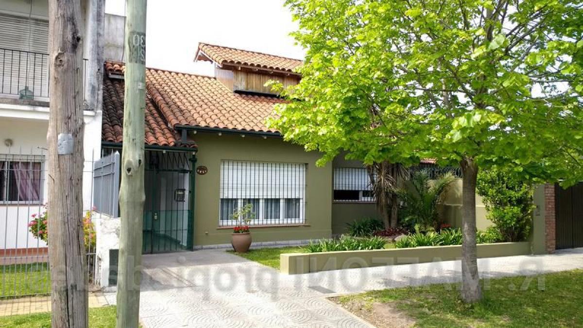 Picture of Home For Sale in Almirante Brown, Distrito Federal, Argentina