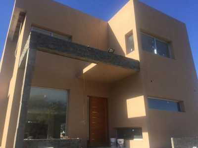 Home For Sale in Berazategui, Argentina