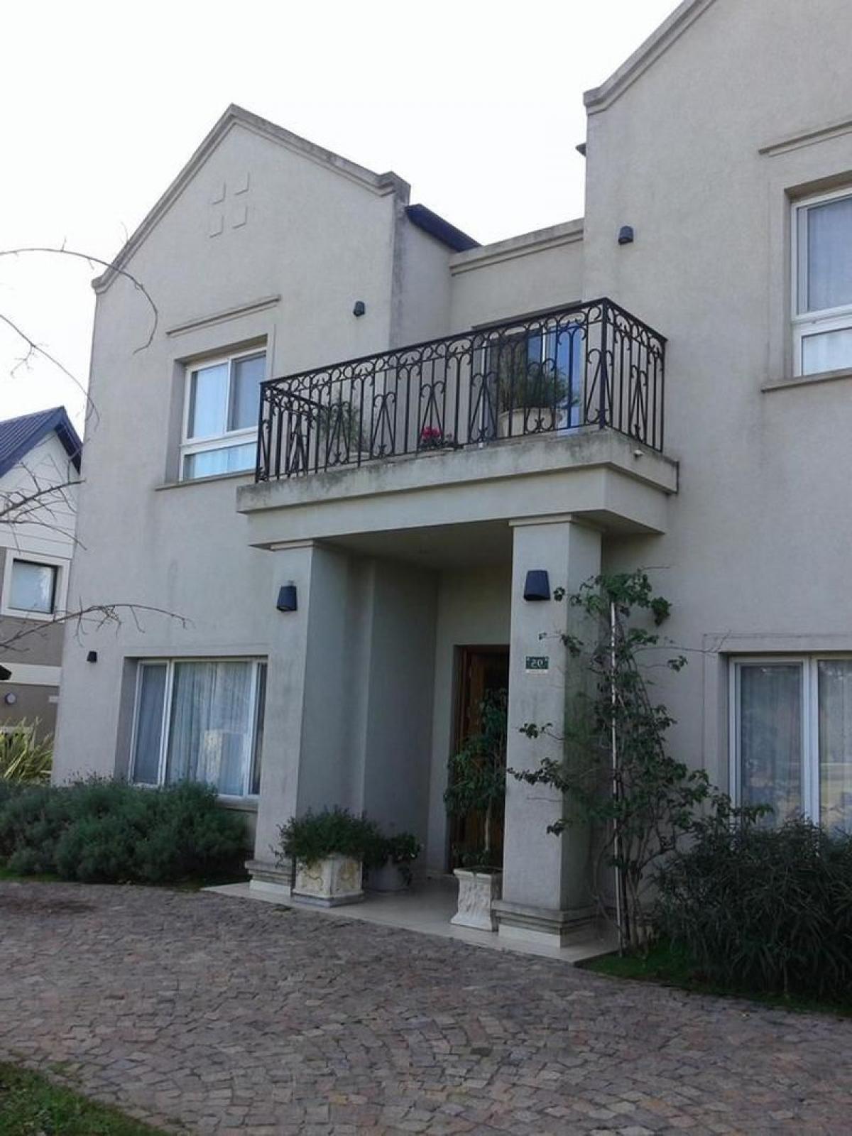 Picture of Home For Sale in La Plata, Buenos Aires, Argentina