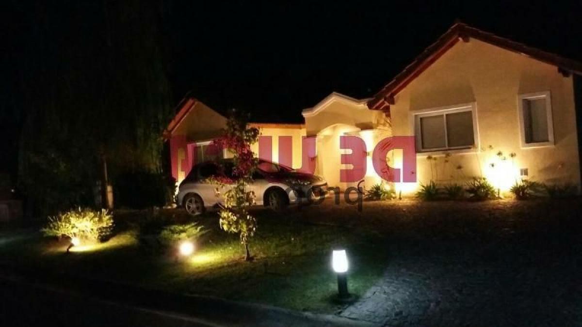 Picture of Home For Sale in Bs.As. G.B.A. Zona Sur, Buenos Aires, Argentina