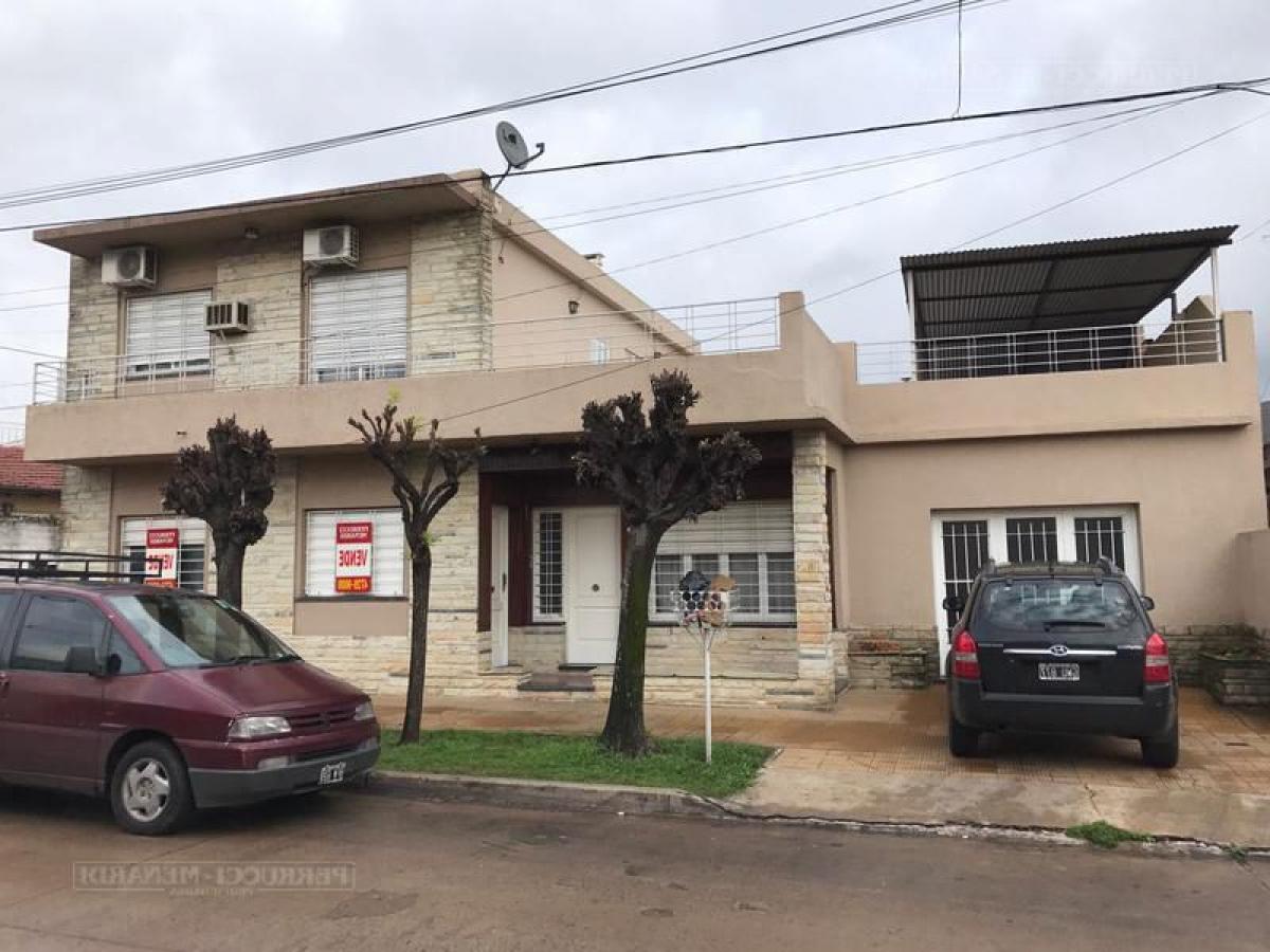 Picture of Home For Sale in Moron, Buenos Aires, Argentina