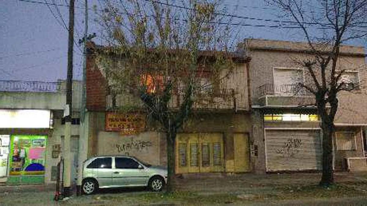 Picture of Home For Sale in Lanus, Buenos Aires, Argentina