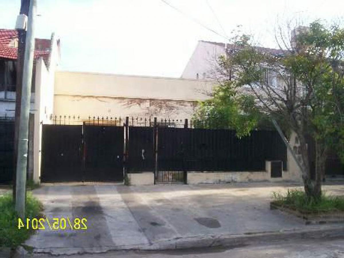 Picture of Home For Sale in Lanus, Buenos Aires, Argentina