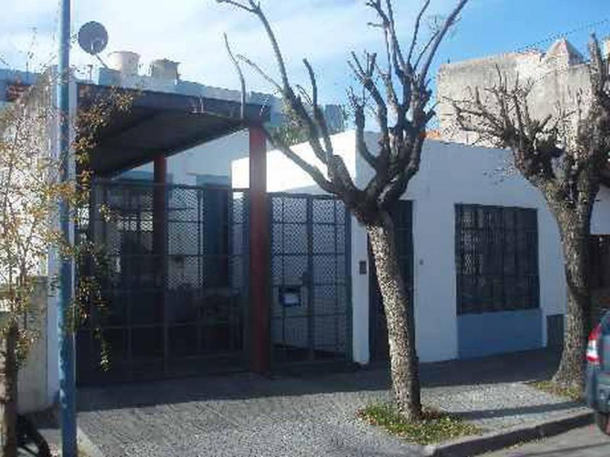 Picture of Home For Sale in Lanus, Buenos Aires, Argentina