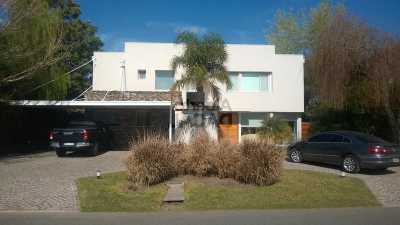 Home For Sale in Berazategui, Argentina