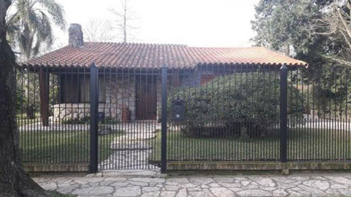 Picture of Home For Sale in Berazategui, Buenos Aires, Argentina