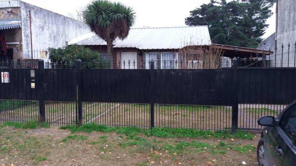 Picture of Home For Sale in La Plata, Buenos Aires, Argentina