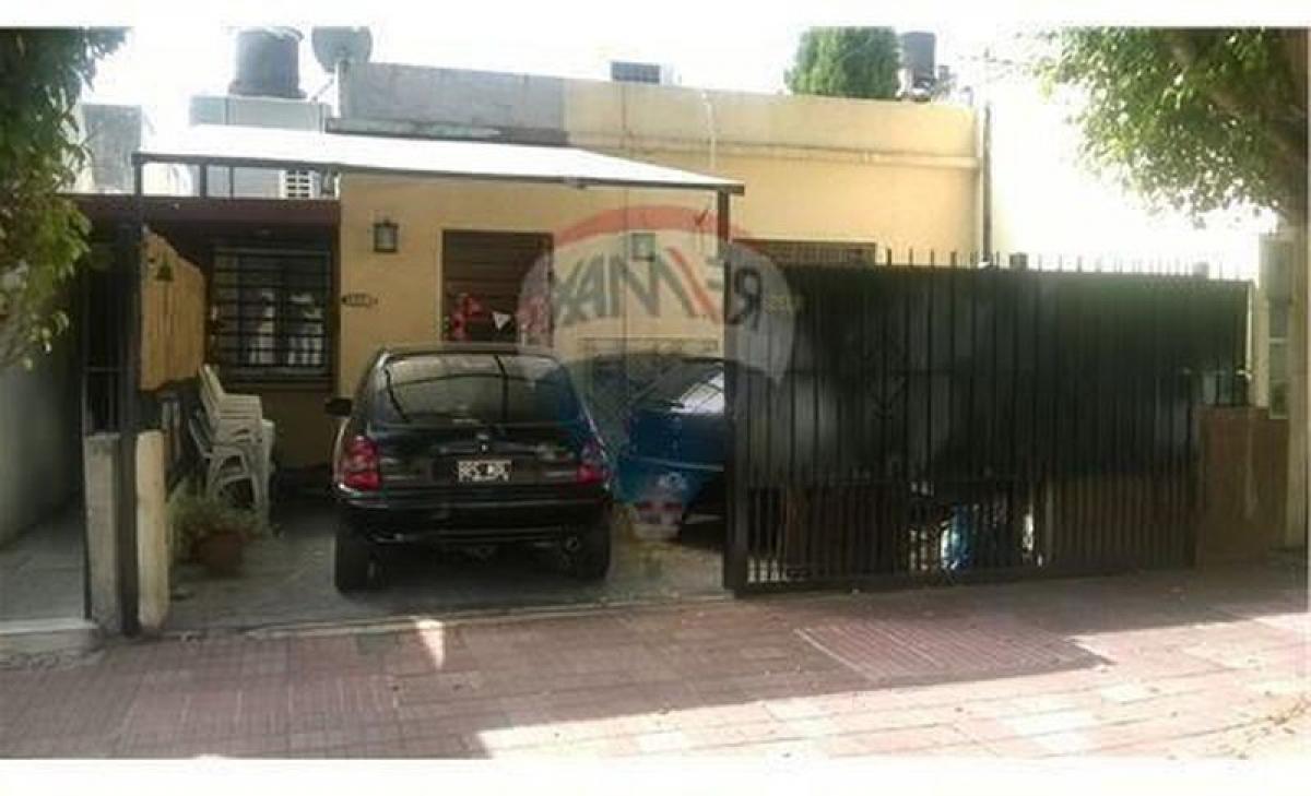 Picture of Home For Sale in Lanus, Buenos Aires, Argentina