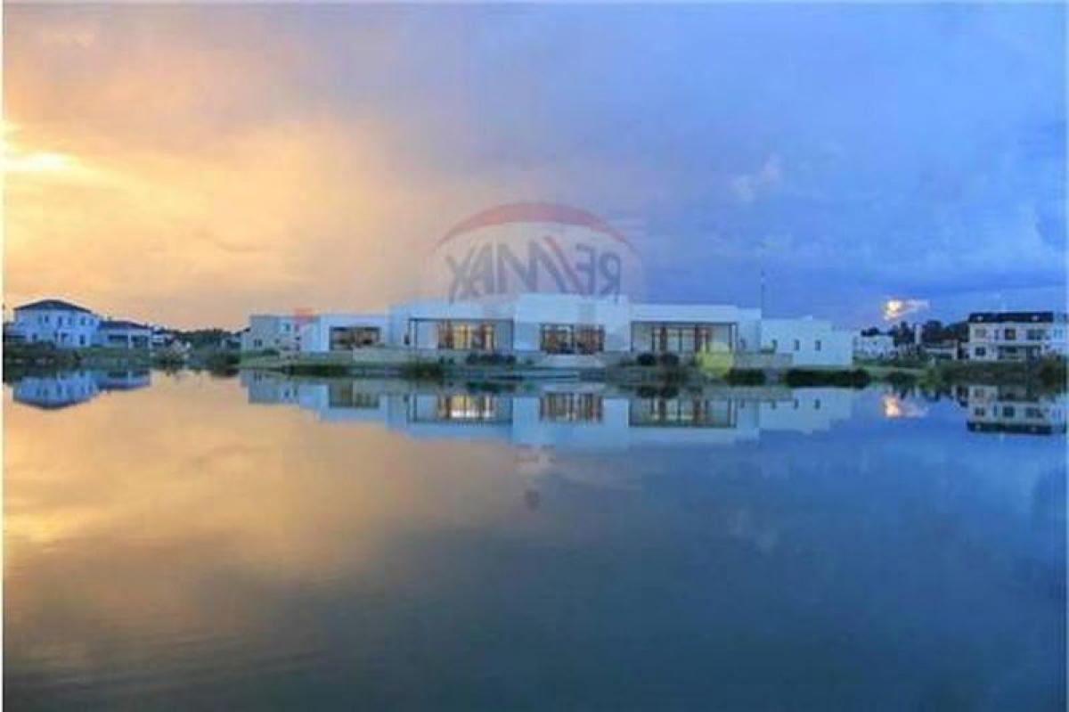 Picture of Home For Sale in Quilmes, Buenos Aires, Argentina