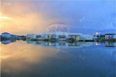 Home For Sale in Quilmes, Argentina