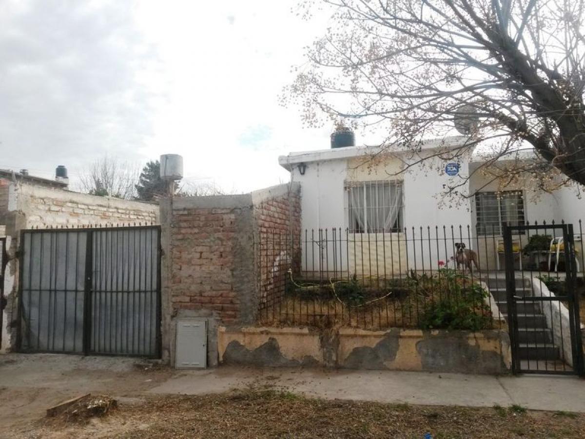 Picture of Home For Sale in Neuquen, Neuquen, Argentina