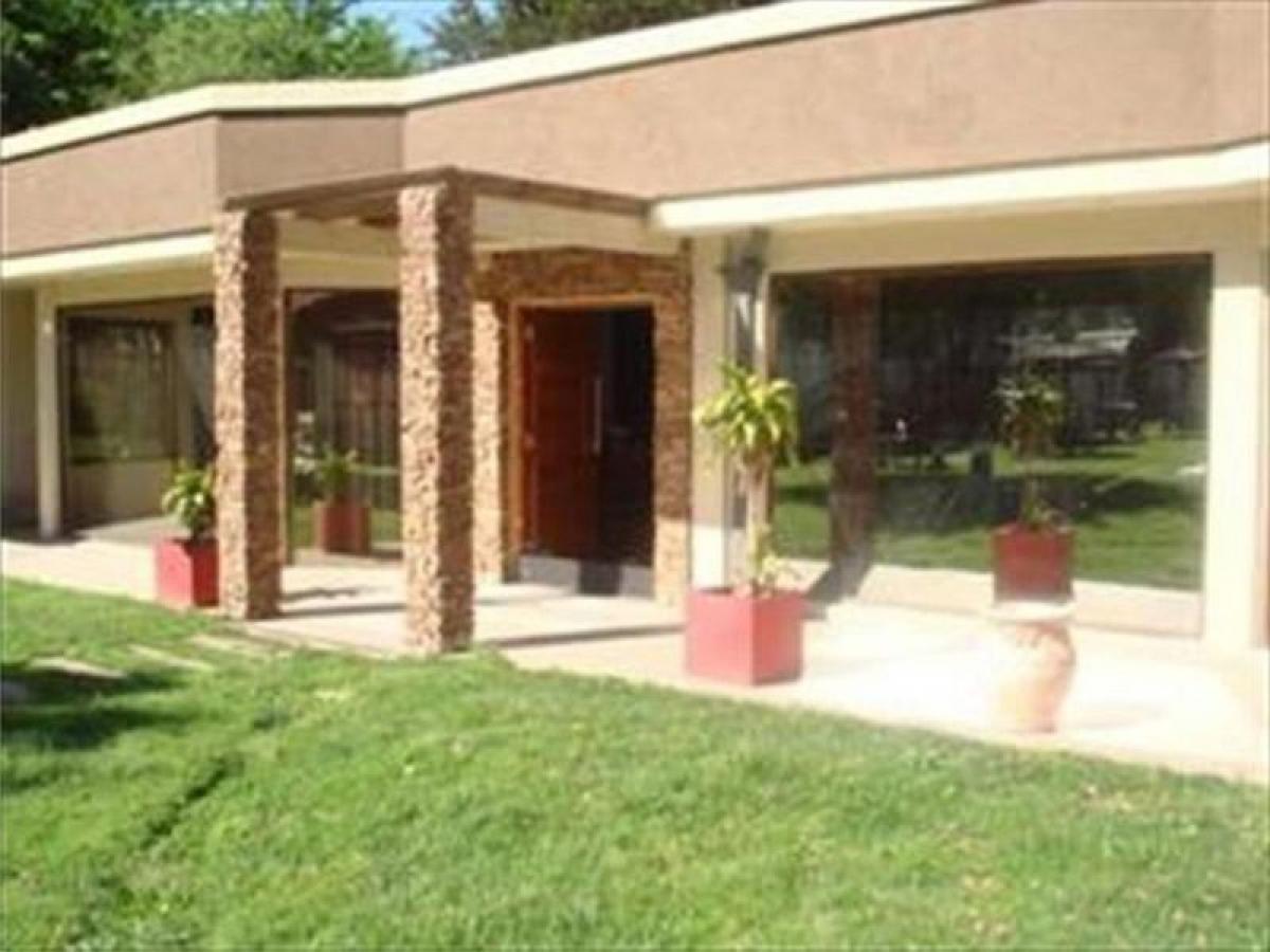 La Reja, Moreno, Buenos Aires, Argentina Farm For Sale at GLOBAL LISTINGS