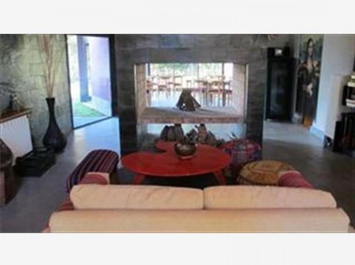 Picture of Hotel For Sale in Neuquen, Neuquen, Argentina