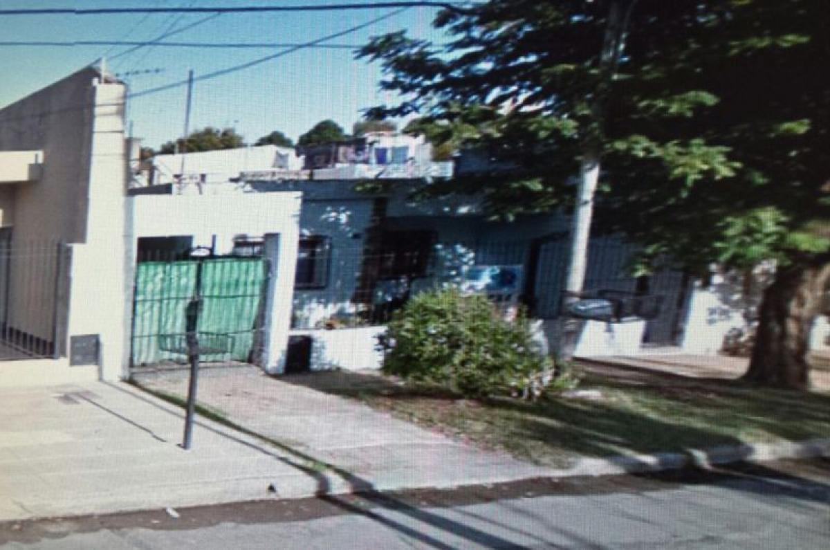 Picture of Home For Sale in Moron, Buenos Aires, Argentina