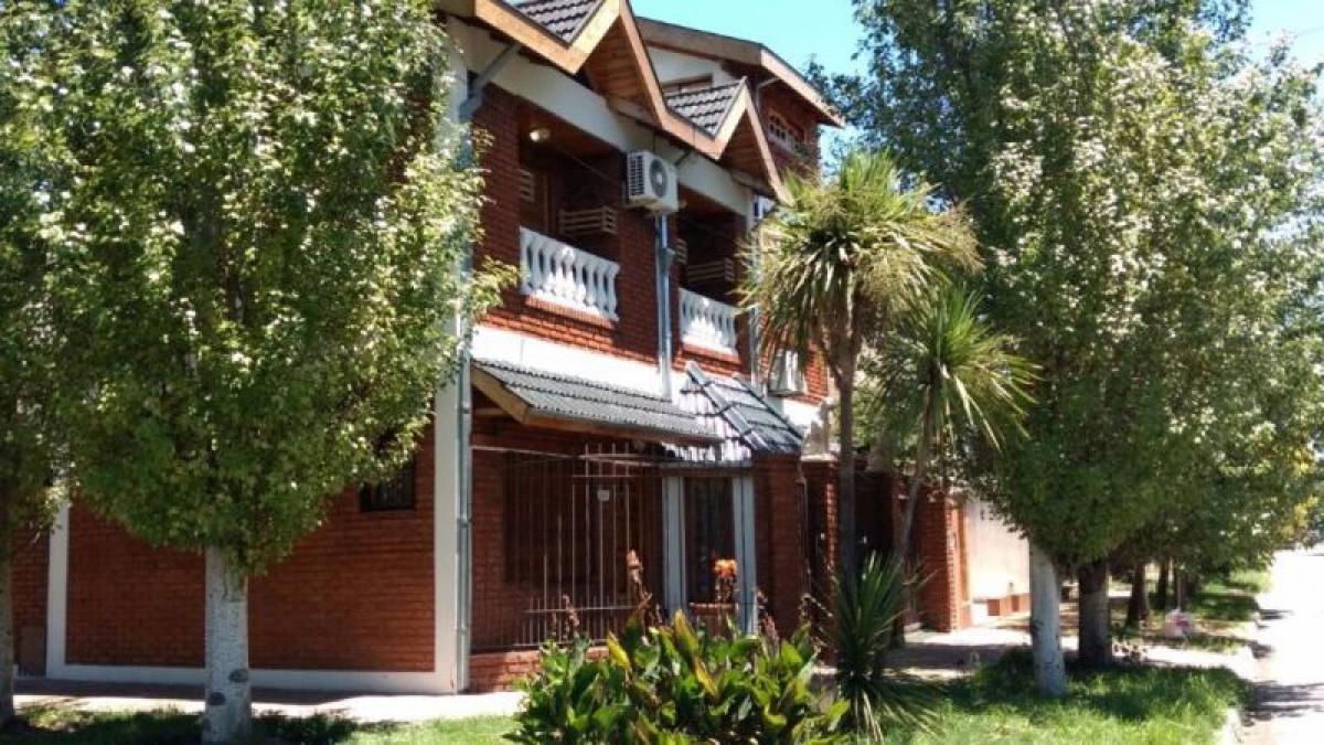 Picture of Home For Sale in Moron, Buenos Aires, Argentina