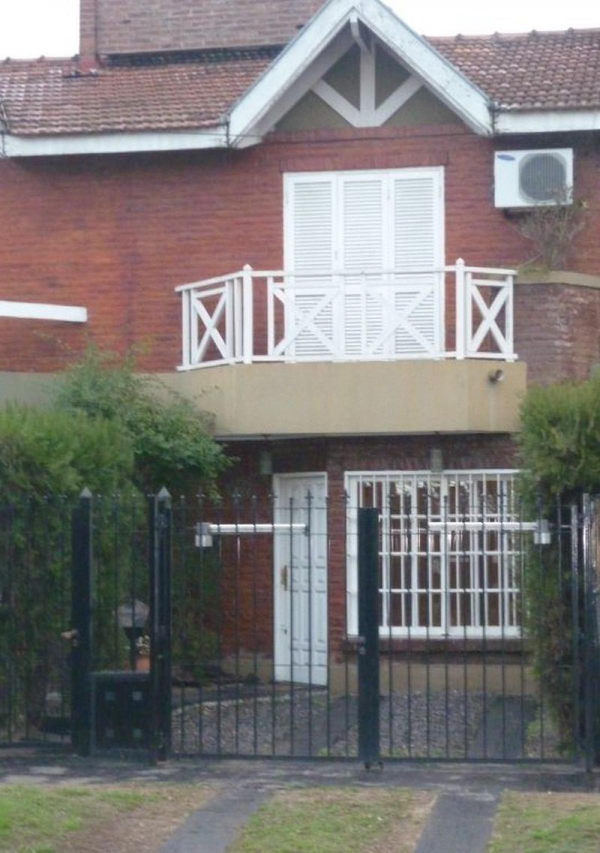 Picture of Home For Sale in Moron, Buenos Aires, Argentina