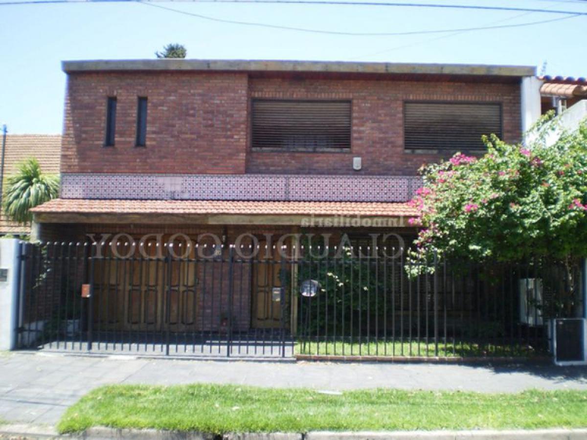 Picture of Home For Sale in Moron, Buenos Aires, Argentina