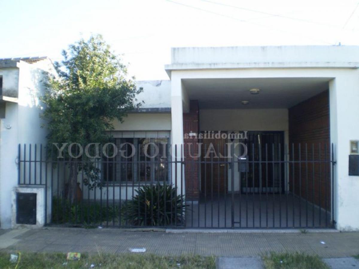 Picture of Home For Sale in Moron, Buenos Aires, Argentina