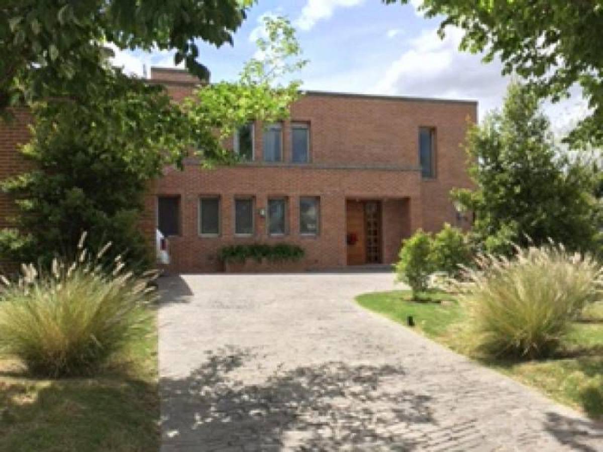 Picture of Home For Sale in Tigre, Buenos Aires, Argentina