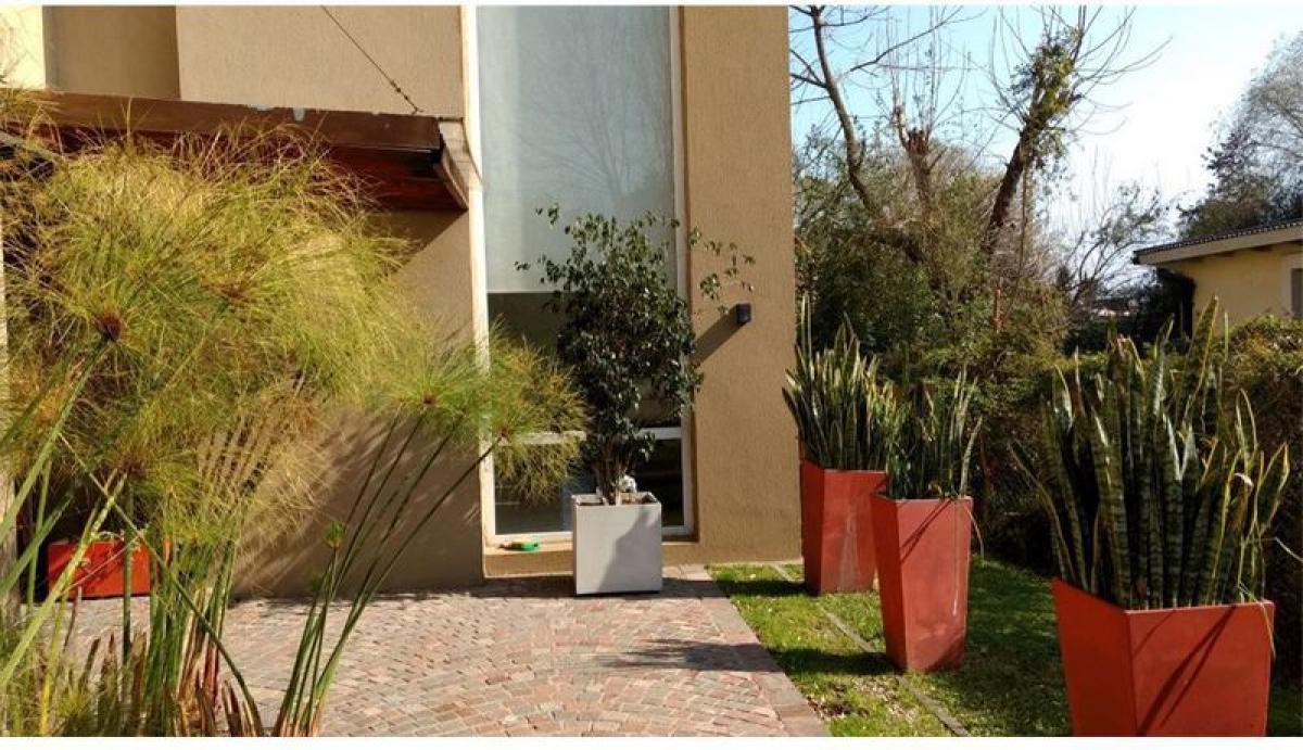 Picture of Home For Sale in Malvinas Argentinas, Buenos Aires, Argentina