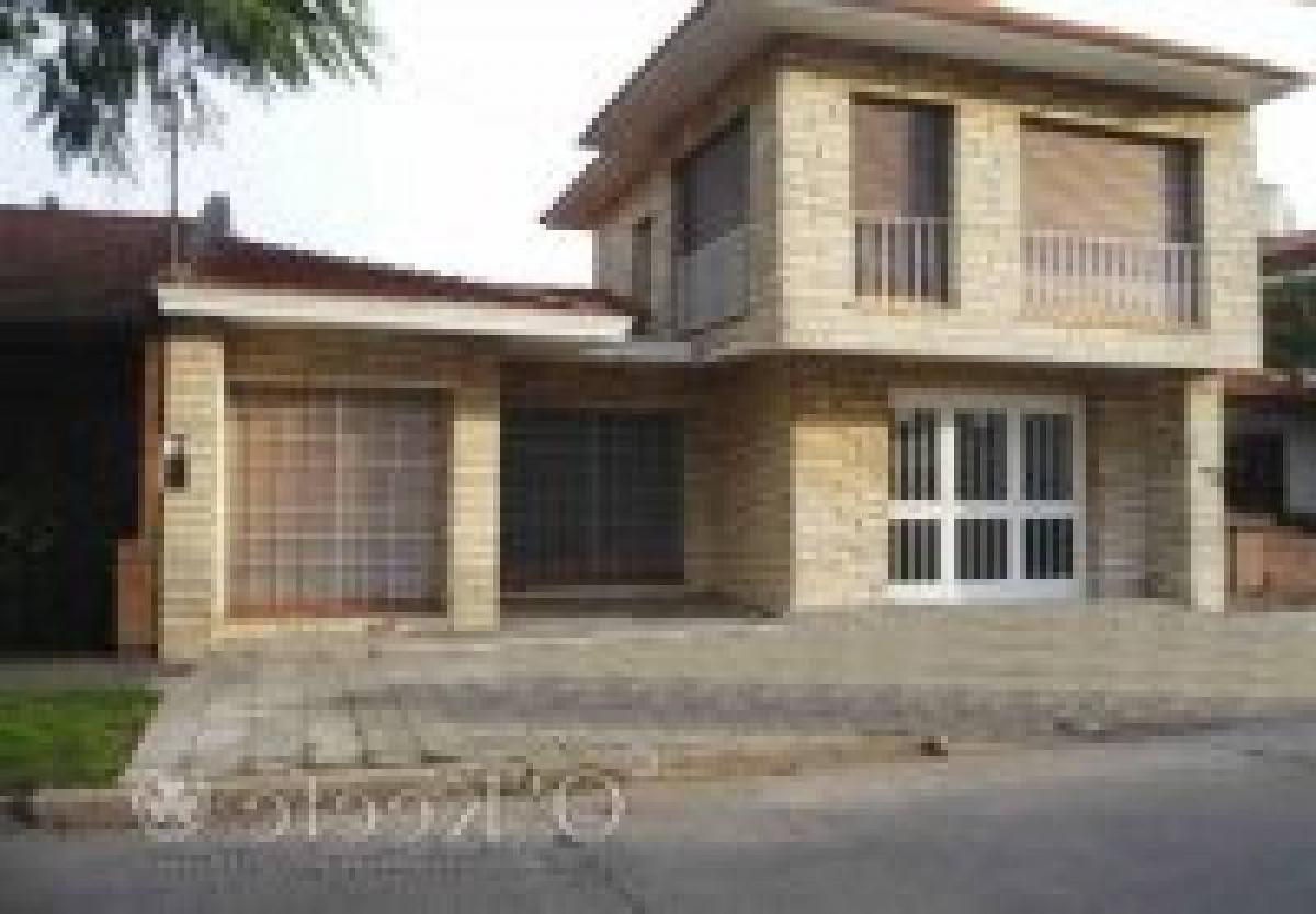 Picture of Home For Sale in Quilmes, Buenos Aires, Argentina