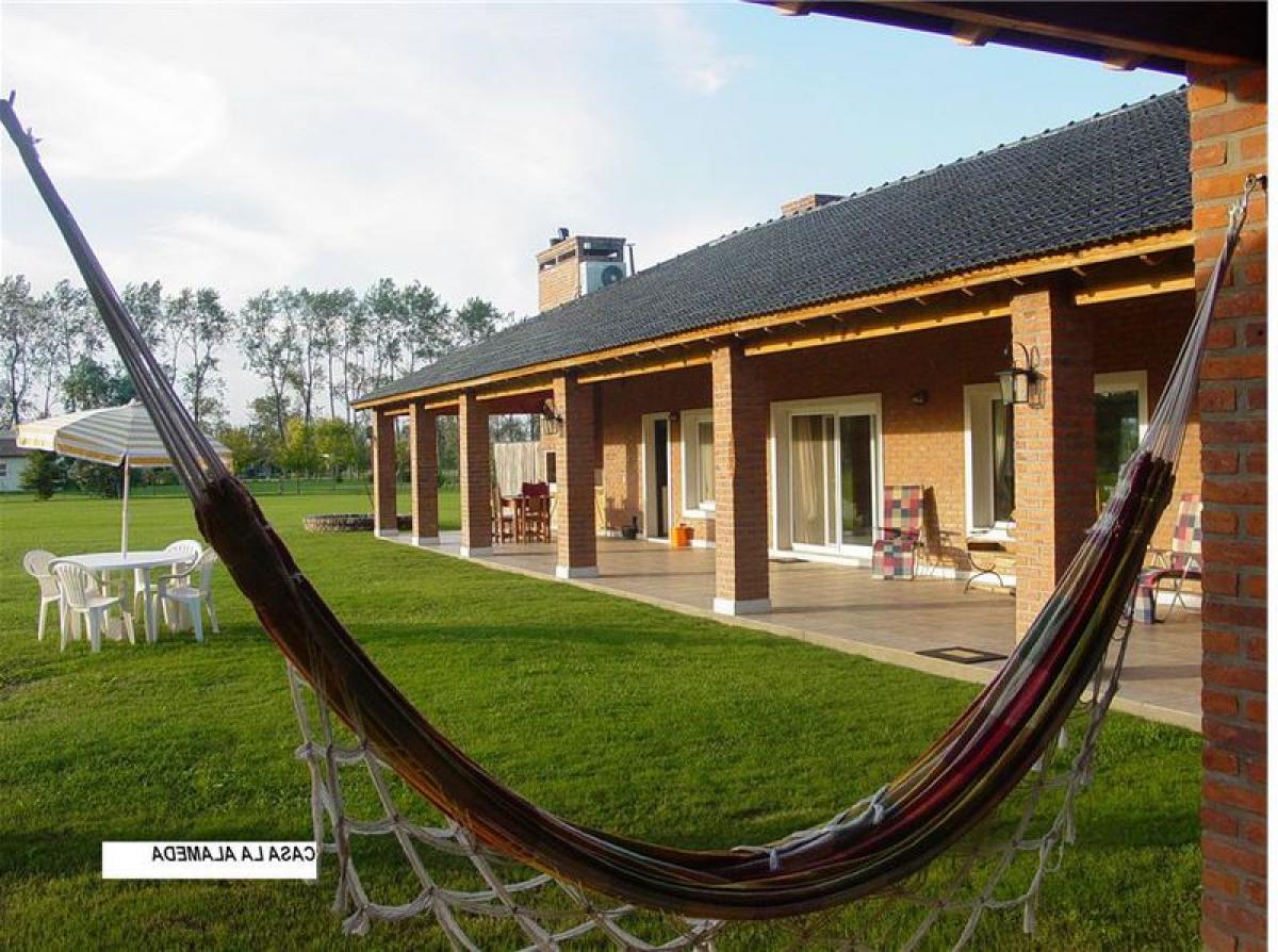 Picture of Home For Sale in Carmen De Areco, Buenos Aires, Argentina