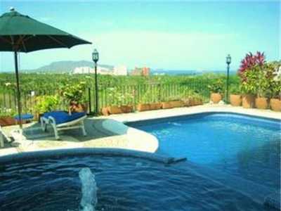 Home For Sale in Zihuatanejo De Azueta, Mexico