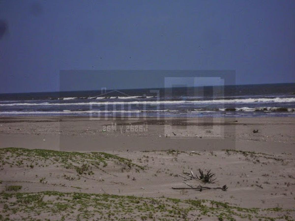 Picture of Residential Land For Sale in Nayarit, Nayarit, Mexico