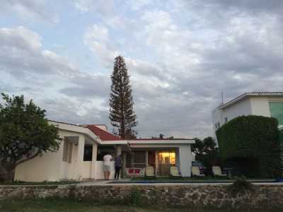 Home For Sale in Atlatlahucan, Mexico