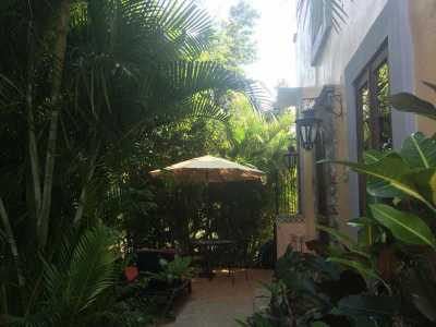 Home For Sale in Zihuatanejo De Azueta, Mexico