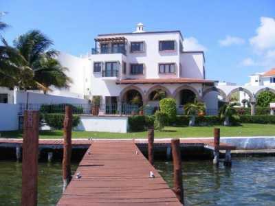 Home For Sale in Benito Juarez, Mexico