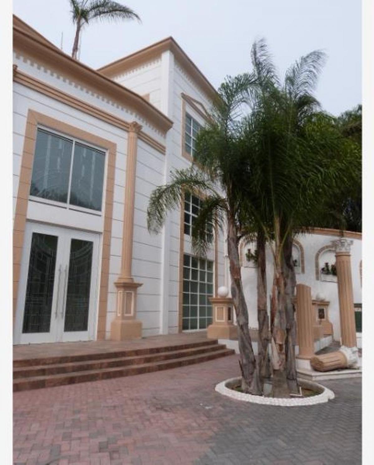 Picture of Apartment Building For Sale in Queretaro, Queretaro, Mexico