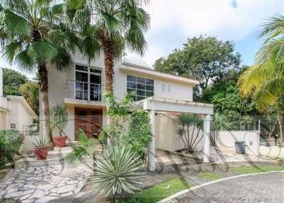 Home For Sale in Solidaridad, Mexico