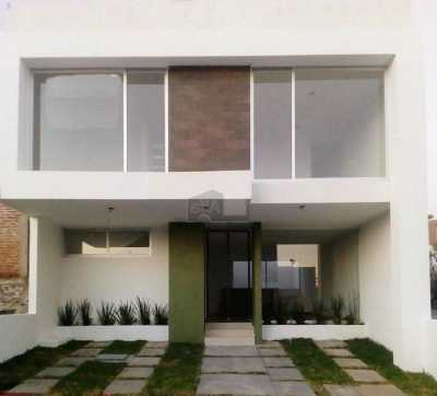 Home For Sale in El Marques, Mexico