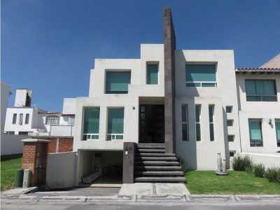 Home For Sale in Toluca, Mexico