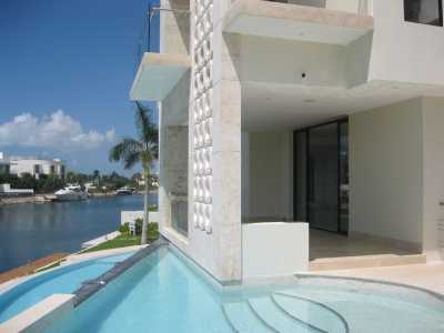 Home For Sale in Benito Juarez, Mexico