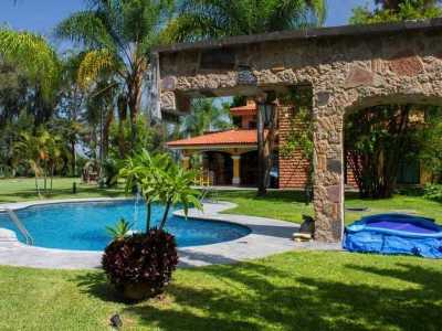 Home For Sale in Ixtlahuacan De Los Membrillos, Mexico