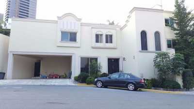 Home For Sale in Nuevo Leon, Mexico