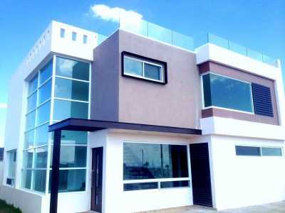 Home For Sale in Huimilpan, Mexico