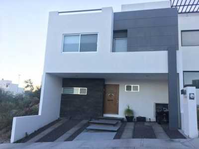 Home For Sale in El Marques, Mexico