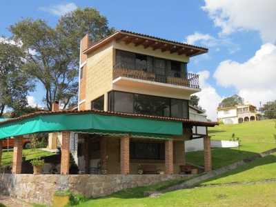 Home For Sale in Amealco De Bonfil, Mexico