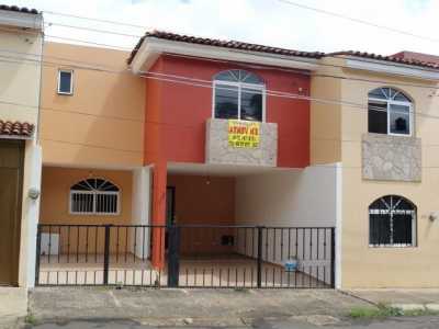 Home For Sale in Tepatitlan De Morelos, Mexico