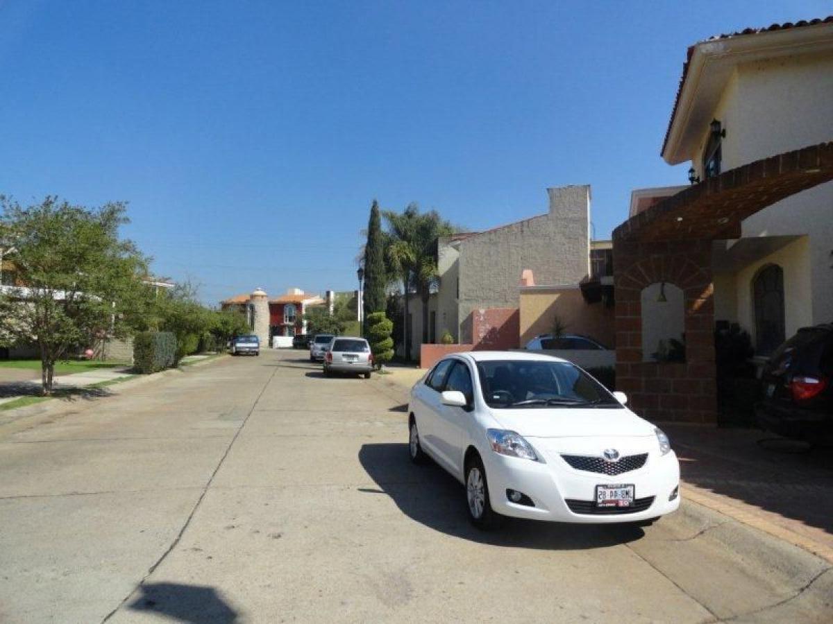 Picture of Home For Sale in Tepatitlan De Morelos, Jalisco, Mexico