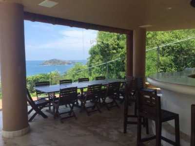 Home For Sale in Zihuatanejo De Azueta, Mexico