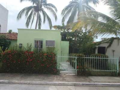 Home For Sale in Zihuatanejo De Azueta, Mexico